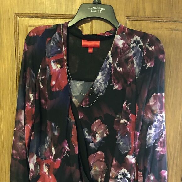 Jennifer Lopez Shirt - Picture 3 of 7